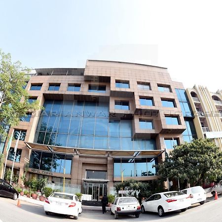 Hotel Crown Plaza Islamabad Exterior photo