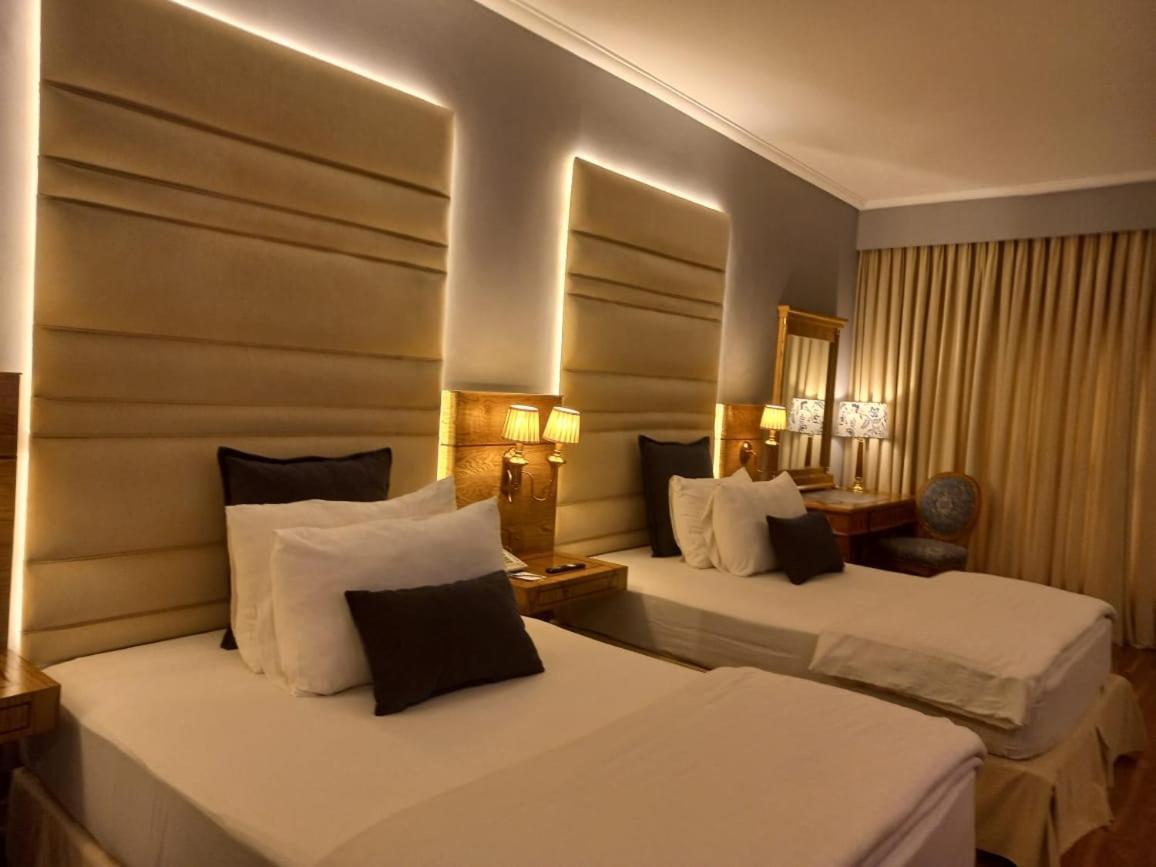 Hotel Crown Plaza Islamabad Exterior photo
