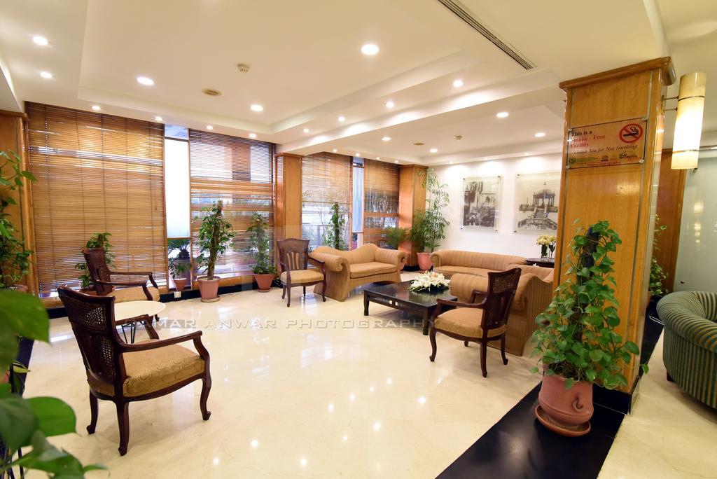 Hotel Crown Plaza Islamabad Exterior photo